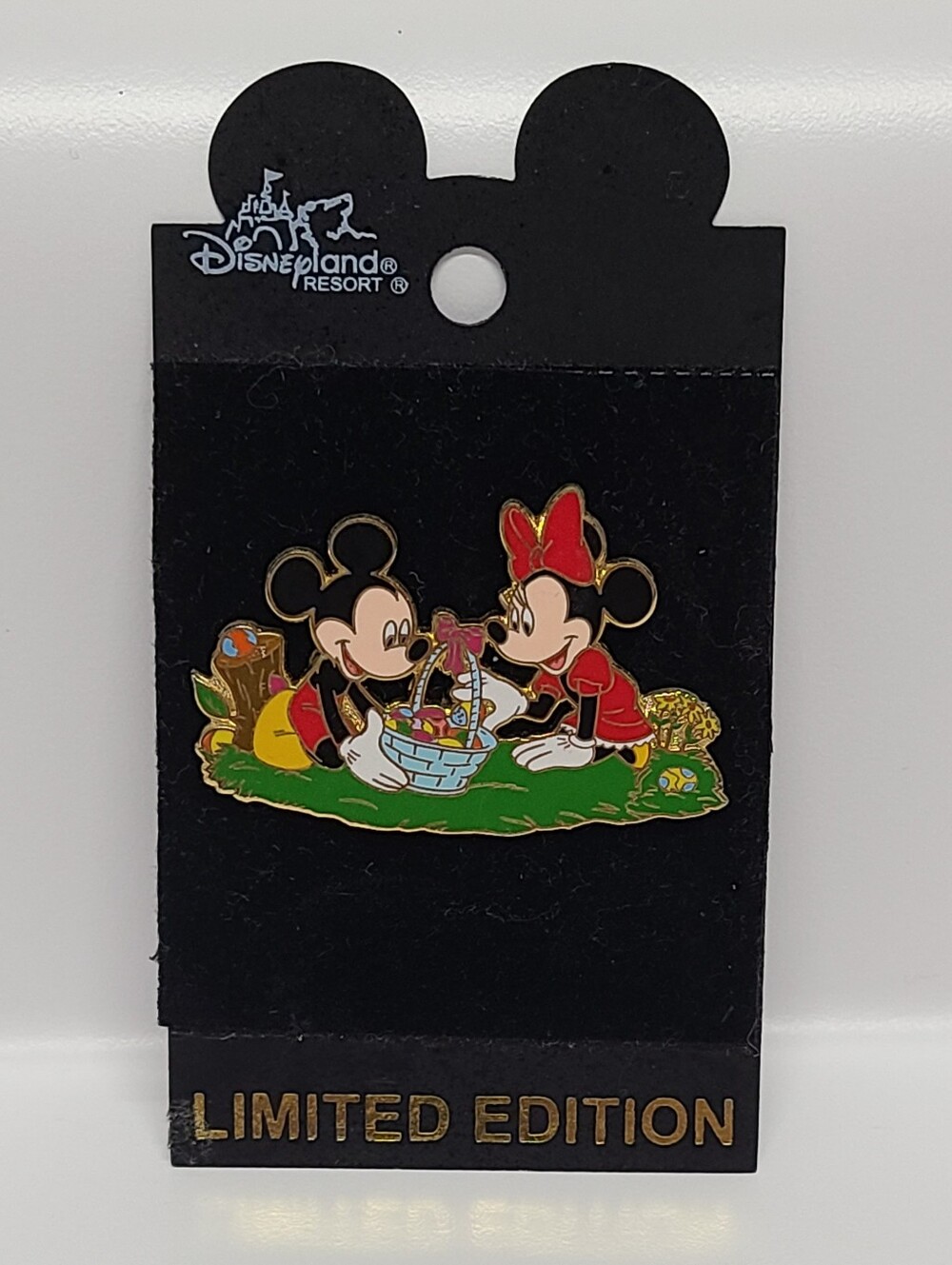 Disneyland Resort Easter 2002 Limited Edition Pin Mickey Minnie Mouse